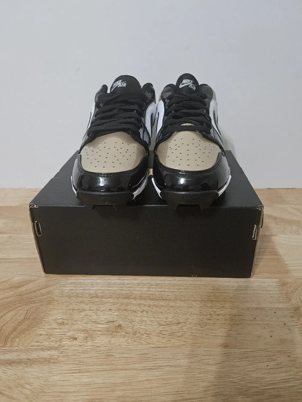 Nike Jordan 1 Low Cleat GS Patent Gold